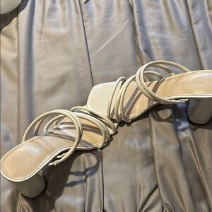 Nine West Cream Heeled Sandals Elegant Strappy Design